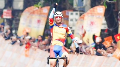 โลอิค เดเซอริอัค คว้าชัยในรอบเปิดสนามของการแข่งขัน Ho Chi Minh City Television Cup 2025
