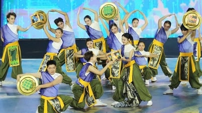 Die Legende von Son Tinh – Thuy Tinh explodiert auf der Bühne der Dalat Best Dance Crew 2025