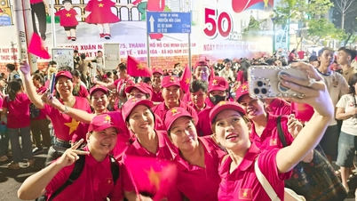 Diễu binh 30.4 ở TP.HCM: Triệu con tim vì một Việt Nam hòa bình