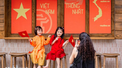 ពេលយុវជនរួបរួមគ្នា "បិទបាំង" ស្នេហាជាតិ និង "ដុតដោយមោទនភាព"