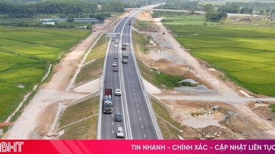 ចរាចរណ៍មានសភាពធ្ងន់នៅលើផ្លូវហាយវេ Bai Vot - Ham Nghi នៅថ្ងៃដំបូងនៃថ្ងៃឈប់សម្រាក