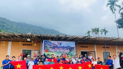 យុវជន Nui Thanh រៀបចំសកម្មភាពសប្បុរសធម៌នៅកំពូលភ្នំ Tak Po