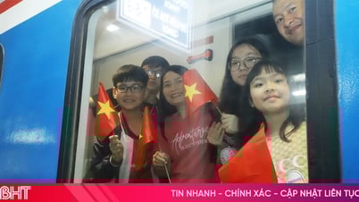 Hành khách Hà Tĩnh tự hào khi có mặt trên "Đoàn tàu Thống Nhất"