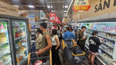 วันหยุด 30 เมษายน: สินค้าส่งเสริมการขายดึงดูดลูกค้า สถานที่บันเทิงและร้านอาหารหลายแห่ง "ปิดทำการ" เร็ว
