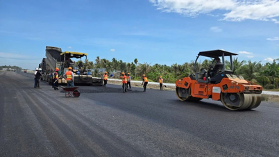 Los trabajadores del proyecto del puente Rach Mieu 2 trabajan durante los días festivos y los días libres.