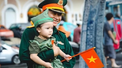 4월 30일 퍼레이드: Thanh Nien 신문 독자의 시각으로 본 '평화에 대한 감사의 50년'