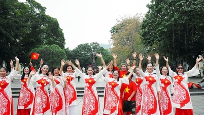 ชาวฮานอยภูมิใจกับวันที่ 30 เมษายน