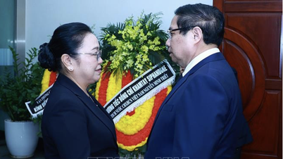 Thủ tướng Phạm Minh Chính viếng đồng chí Khamtay Siphandone