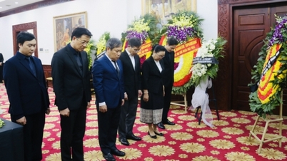 Đoàn đại biểu tỉnh Quảng Ninh viếng nguyên Chủ tịch nước CHDCND Lào