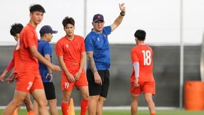 HLV U17 Việt Nam yêu cầu học trò rèn kỹ một bài đánh trước lúc gặp Nhật Bản