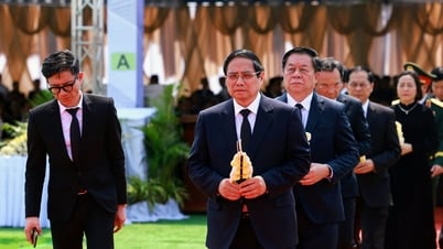 នាយករដ្ឋមន្ត្រី Pham Minh Chinh ចូលរួមពិធីបុណ្យសពអតីតប្រធានាធិបតីឡាវ លោក Khamtay Siphandone