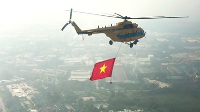 Trực thăng treo cờ diễn tập kỉ niệm 50 năm thống nhất đất nước