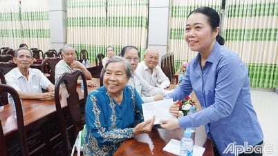Tiền Giang: 10 đại biểu tham dự Chương trình Gặp mặt, tri ân chiến sĩ cách mạng bị địch bắt tù đày tại huyện Côn Đảo