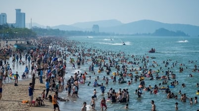 Пляж Куа Ло продолжает привлекать туристов во время праздников