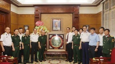 Phó Bí thư Thường trực Thành ủy tiếp Ban Liên lạc tướng lĩnh nghỉ hưu trên địa bàn thành phố