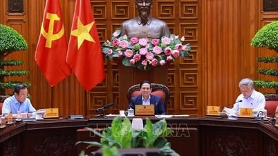 Thủ tướng chủ trì cuộc họp Thường trực Chính phủ về trung tâm tài chính quốc tế