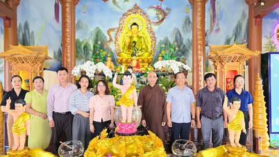 Lãnh đạo Pleiku và Chư Păh thăm, chúc mừng cơ sở Phật giáo nhân đại lễ Phật đản