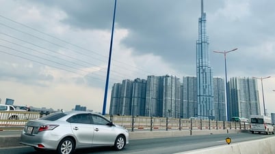 Many real estate tycoons make billions in profits, some still struggle