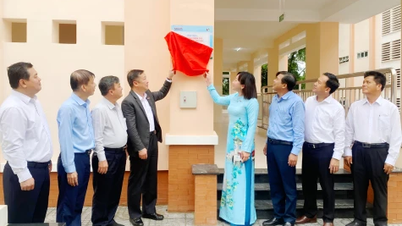 Trao tặng phòng học và học bổng trường THCS Lạc An