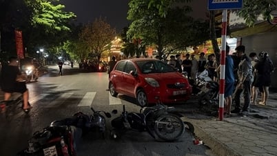 Hanoi: Searching for car driver who hit 6 motorbikes in a row and then drove away