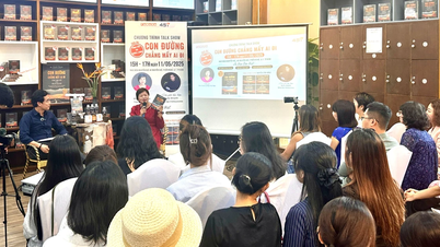 Tìm kiếm tình yêu và sự chữa lành từ "Con đường chẳng mấy ai đi"