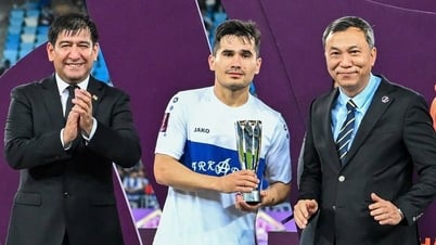 Chủ tịch VFF trao cúp vô địch tại chung kết AFC Challenge League