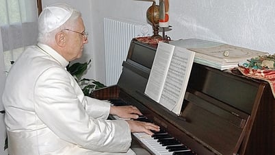 Music of the Pope