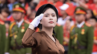 Các bóng hồng rạng rỡ trong lễ kỷ niệm 70 năm Giải phóng Hải Phòng