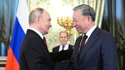 President Putin: Russia-Vietnam relations go through challenges, stand together