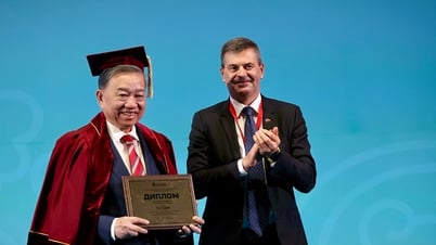 Le secrétaire général To Lam reçoit le titre de professeur honoraire de l'Académie présidentielle de Russie