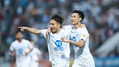Nam Định - Thanh Hóa (hiệp 1) 2-0: Lý Công Hoàng Anh lập cú đúp