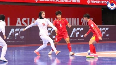 Al determinar los partidos de cuartos de final, el equipo de futsal femenino vietnamita se enfrenta a un fuerte oponente, Japón.