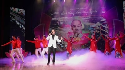'Quà tháng 5 dâng Người'