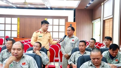 Hai Duong Traffic Police propagate the law in transportation enterprises