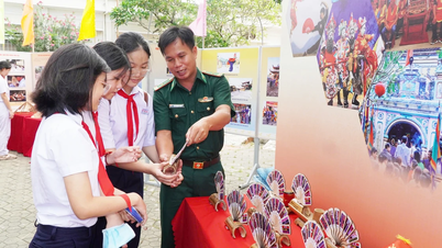 Binh Dinh : Exposition de centaines d'objets et de photos du patrimoine immatériel national