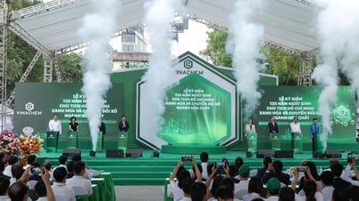 Vinachem организует серию мероприятий по озеленению химической промышленности на пешеходной улице Ханоя