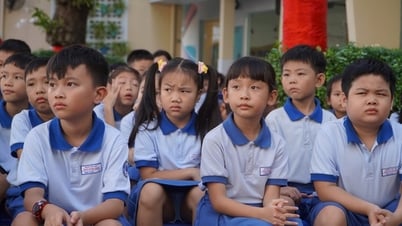 ខណ្ឌទី 1 - ទីក្រុងហូជីមិញបានប្រកាសផែនការ និងគោលដៅចុះឈ្មោះចូលរៀនសម្រាប់មត្តេយ្យសិក្សា ថ្នាក់ទី 1 និងថ្នាក់ទី 6 ។