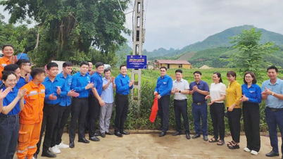 Khánh thành công trình thanh niên “Thắp sáng đường quê” tại xã Việt Tiến