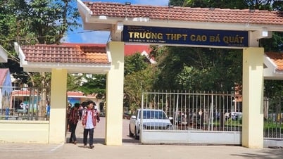 សិស្សថ្នាក់ទី១២ជាច្រើន “ស្ម័គ្រចិត្ត” សុំឈប់រៀន៖ មន្ទីរអប់រំ និងបណ្តុះបណ្តាលខេត្ត Dak Lak រាយការណ៍ជូនគណៈកម្មាធិការអចិន្ត្រៃយ៍បក្សខេត្ត