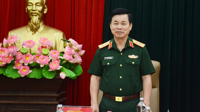 ド・シュアン・トン中将が海軍第4管区党代表者大会の準備状況の視察を主宰した。