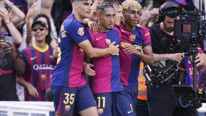 អាជ្ញាកណ្តាល Hernández ធ្វើឱ្យ Real Madrid និង Barcelona ភ្ញាក់ផ្អើលក្នុង "El Clasico"