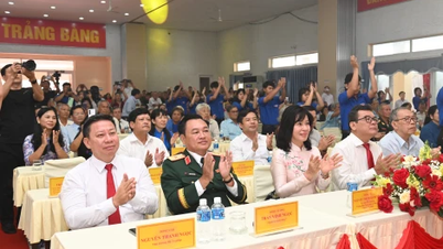 Trang Bang ងើបឡើងពីគ្រាប់បែកនៃសង្គ្រាម
