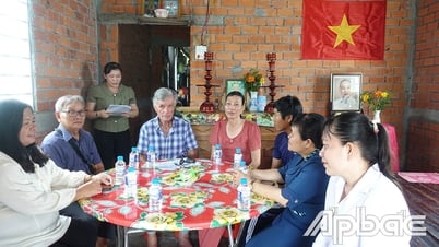 District de Cai Lay : Remise de 10 maisons solidaires