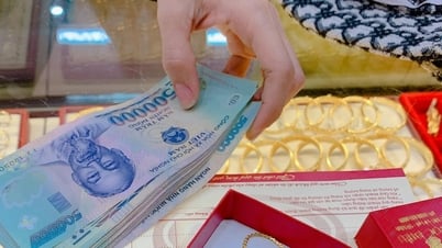 Gold price cools down, Nghe An gold market warms up