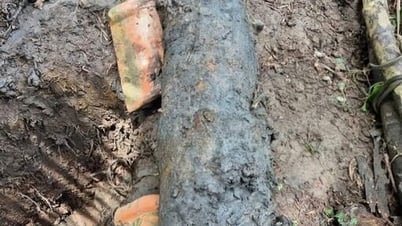 Đào mương nước bên nhà, người dân phát hiện quả bom rỉ sét nặng 200kg