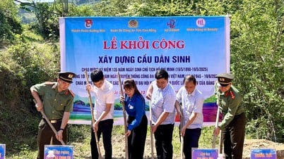 ការសាងសង់ស្ពានសម្រាប់ប្រជាជននៅភូមិ Phuc Dung (Quang Hoa) - កាសែតអេឡិចត្រូនិក Cao Bang
