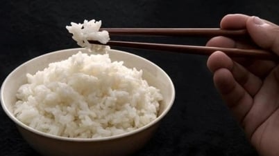 Cậu bé trầm cảm vì những bữa cơm "nguội lạnh" cảm xúc