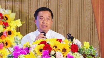 "ឱសថគ្មានមកុដទេ មានតែមនុស្សធម៌ និងសេចក្តីសប្បុរស"