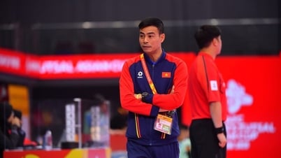 Coach Nguyen Dinh Hoang regrets that his students missed the opportunity to attend the World Cup.