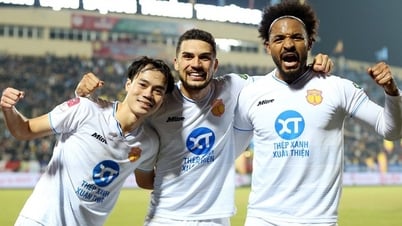 Barcelona midfielder joins Hanoi FC